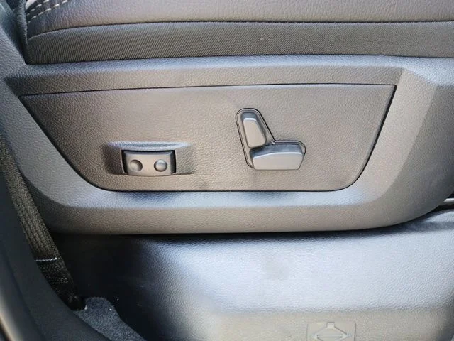 New 2026 Ceramic Gray Clear-Coat Exterior Paint RAM Laramie image 30
