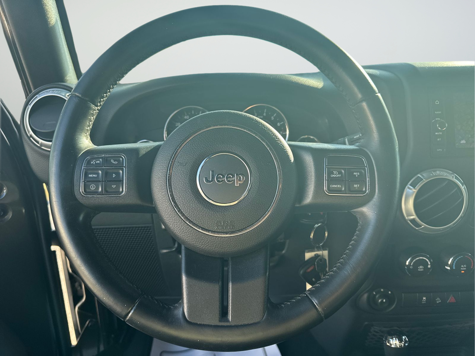 Used 2017 Gray Jeep Sahara image 11