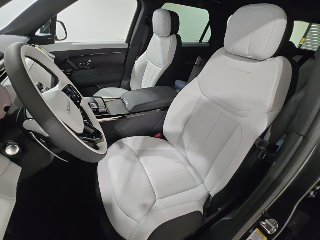 New 2026 Carpathian Grey Land Rover Dynamic SE image 19