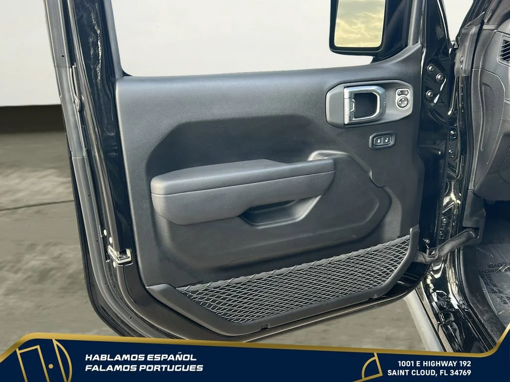 Used 2025 Black Jeep Mojave 4x4 image 13