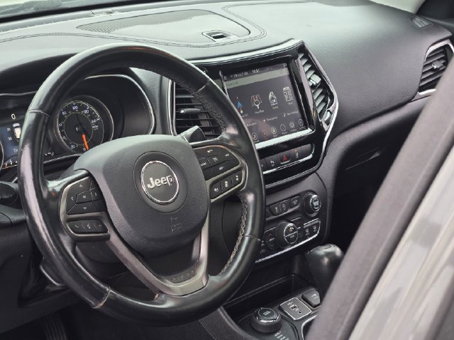 Used 2020 Gray Jeep Limited image 22