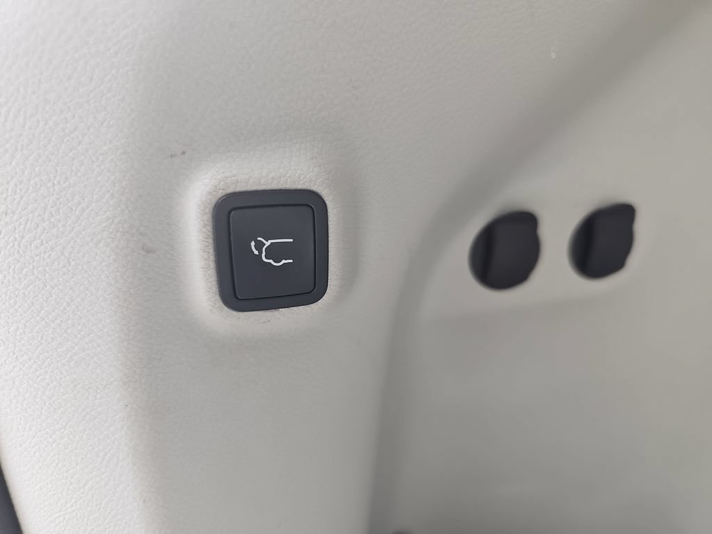 Used 2020 White Jeep Limited 4x4 image 17