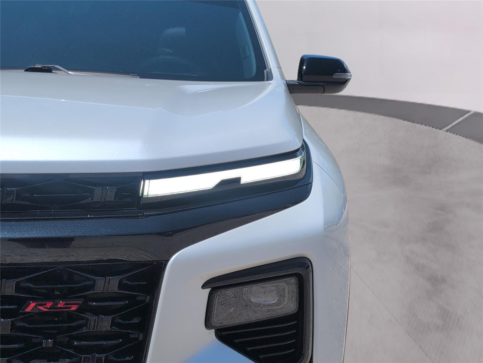 Used 2024 Iridescent Pearl Tricoat Chevrolet RS image 37