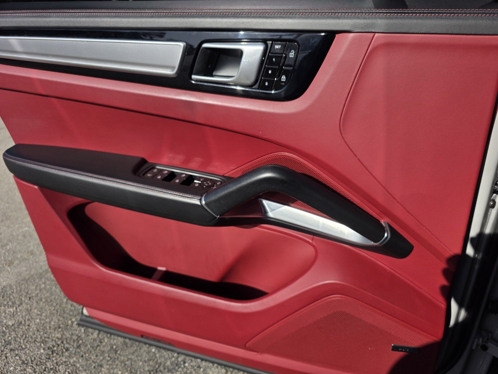 Used 2021 Chalk Porsche Turbo S E-Hybrid image 26