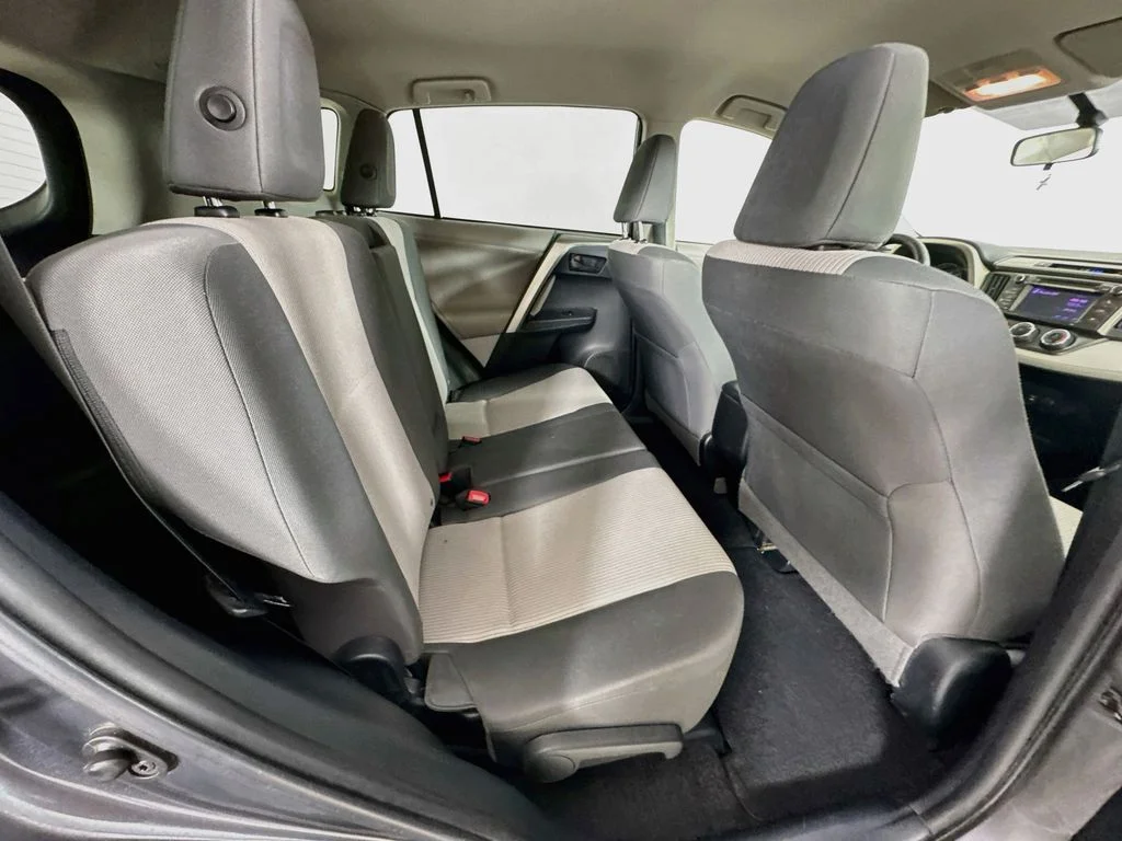 Used 2013 Gray Toyota LE image 29