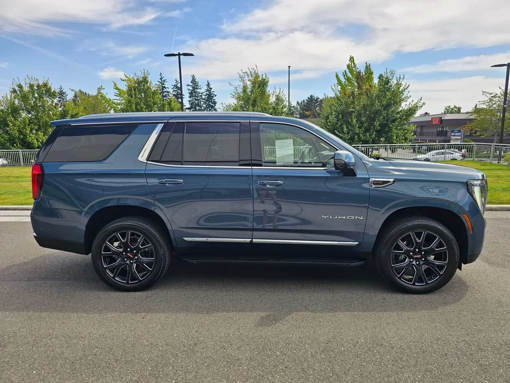 Used 2025 Downpour Metallic GMC Elevation image 6