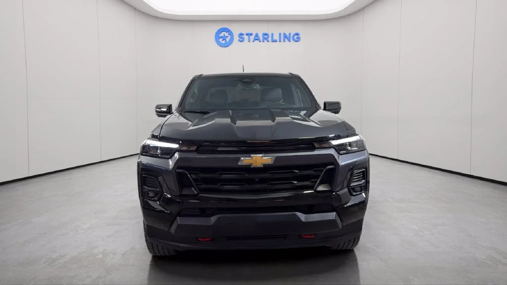 Used 2023 BLACK Chevrolet 4WD LT image 16