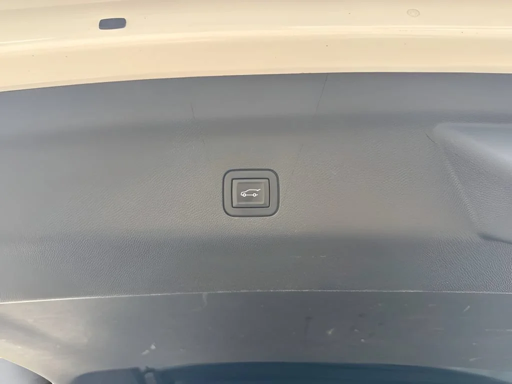 Used 2023 Summit White GMC AT4 image 36