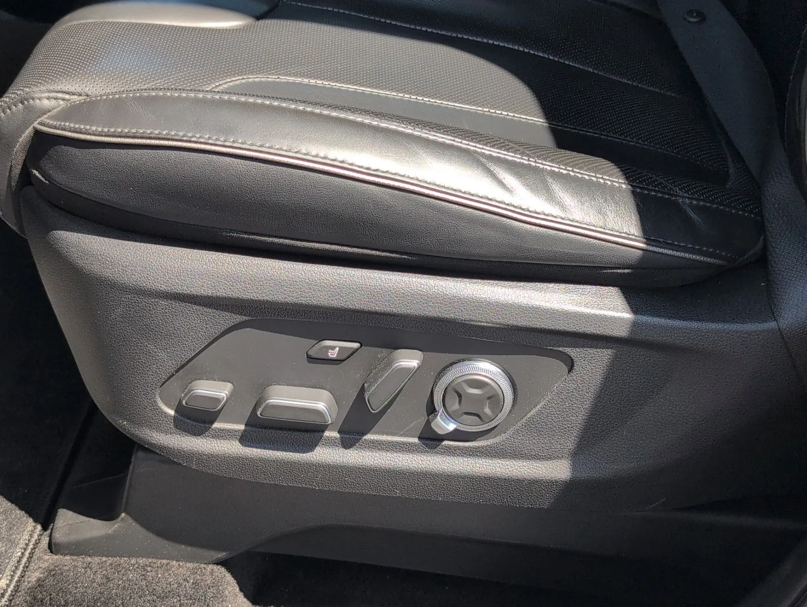 Used 2023 Gray Hyundai Calligraphy image 14