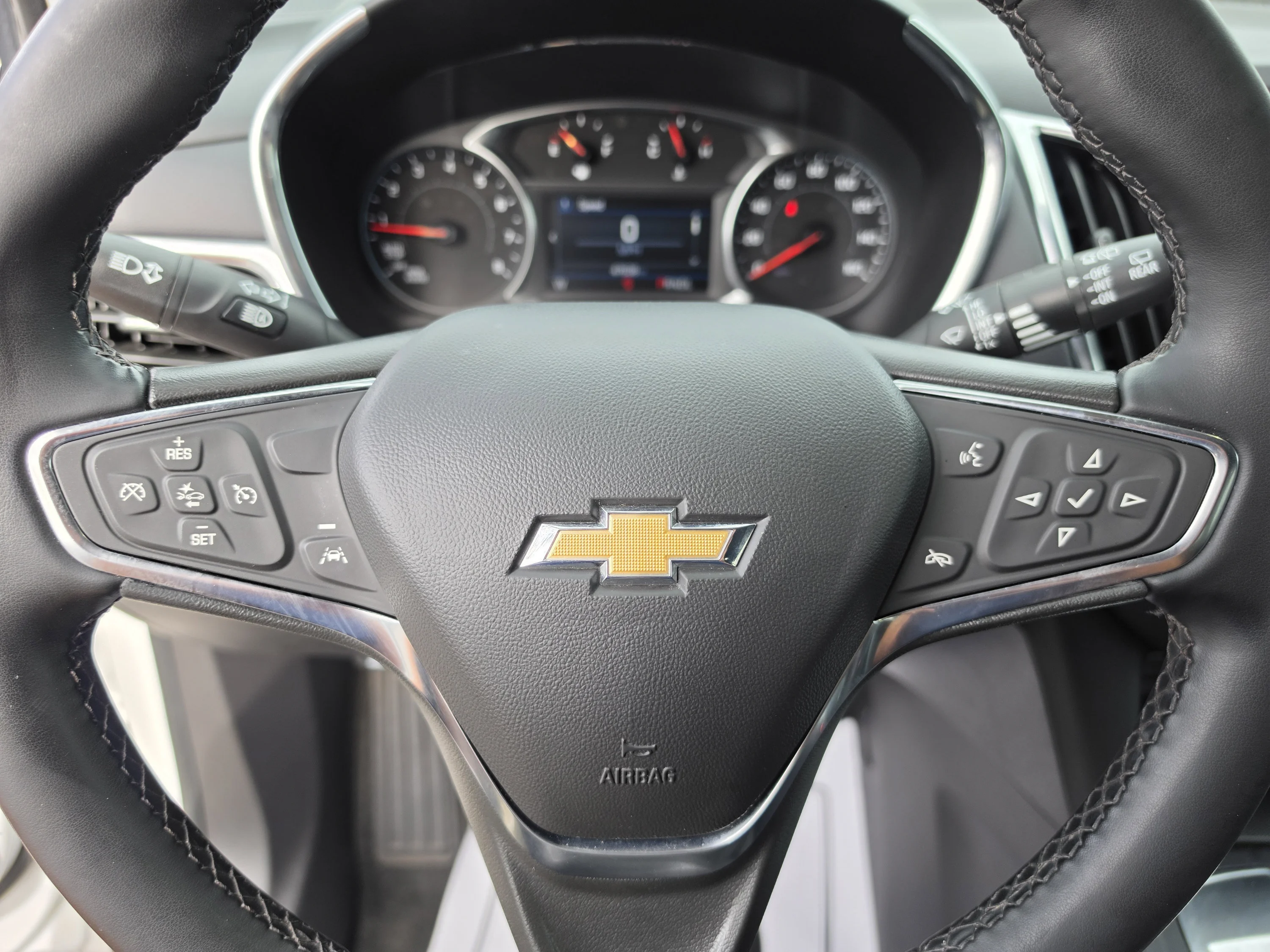 Used 2024 Summit White Chevrolet LT image 32