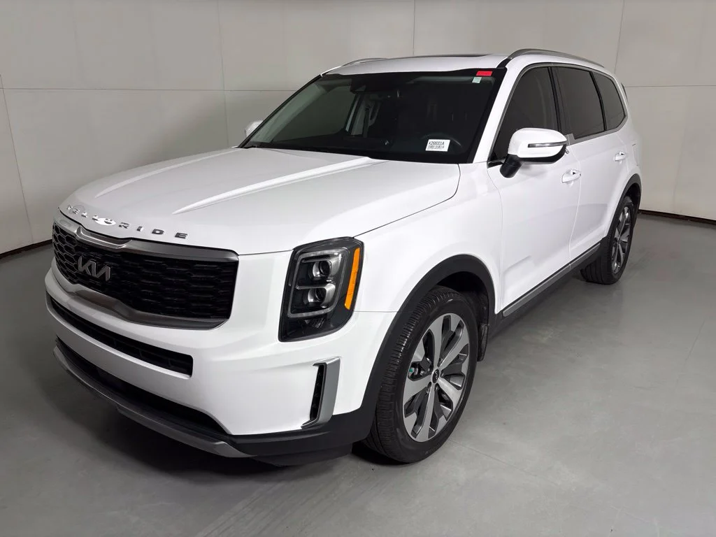 Used 2022 White Kia EX image 4