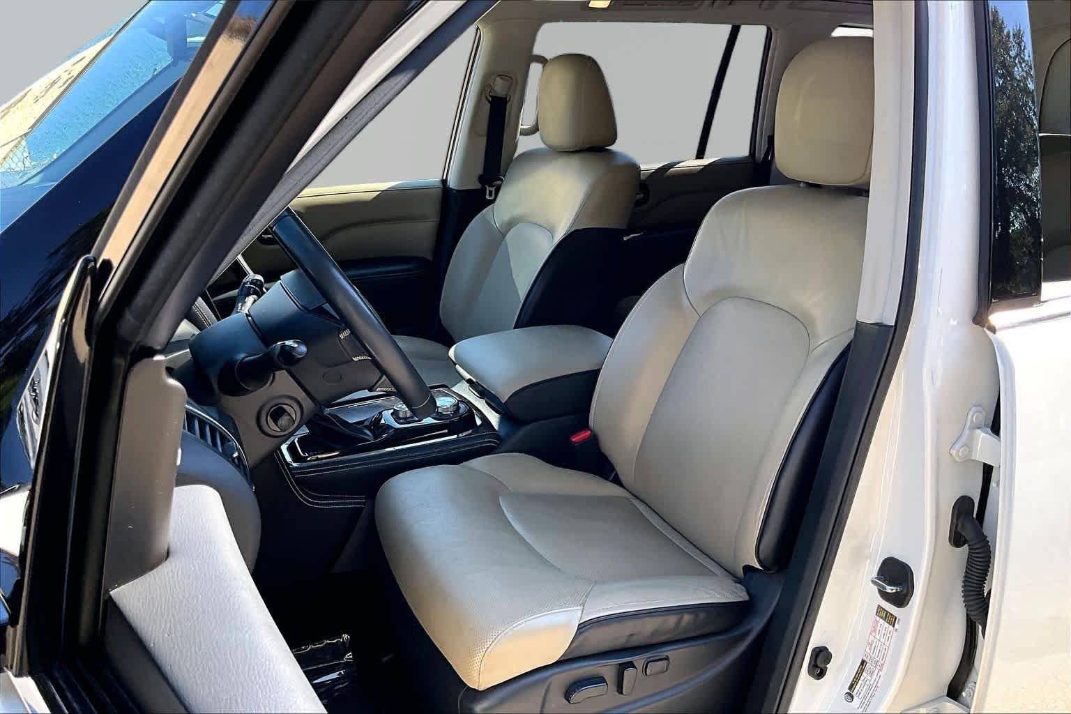 Used 2021 Moonstone White INFINITI PREMIUM SELECT image 8