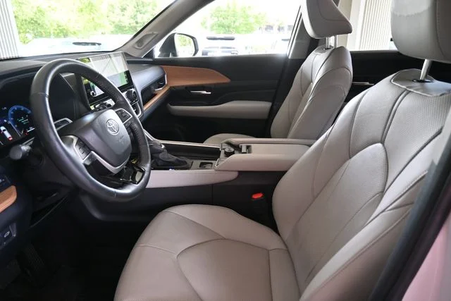 Used 2024 Beige Toyota Platinum image 17