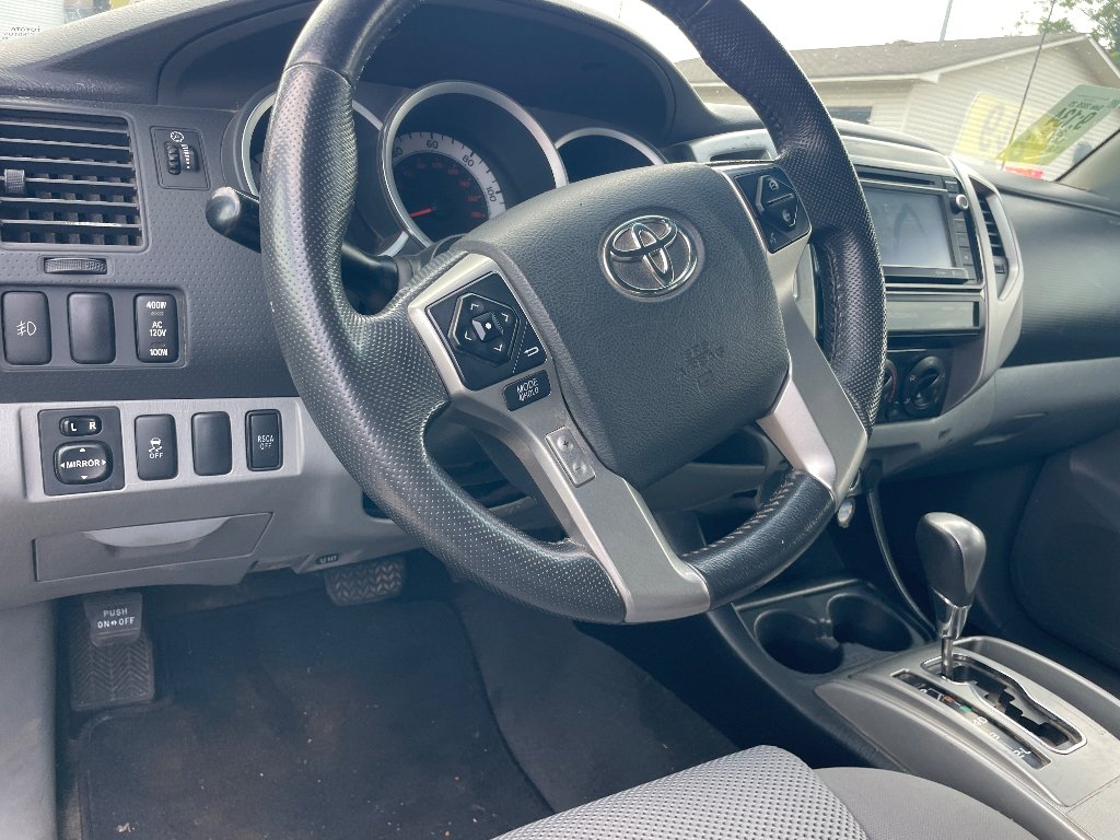 Used 2015 Super White Toyota Base V6 (A5) image 7