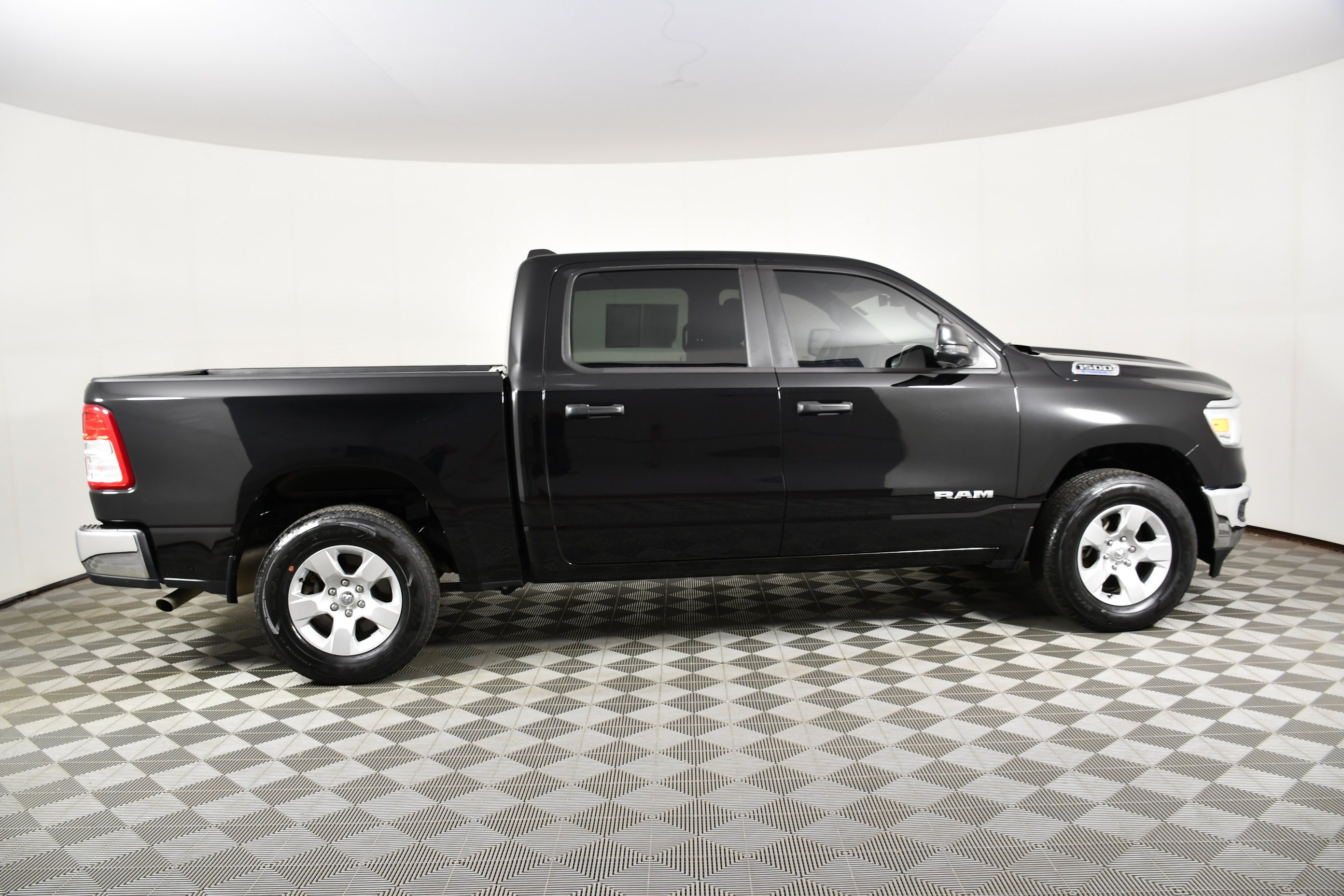 Used 2023 Diamond Black Crystal Pearlcoat Ram Big Horn image 5