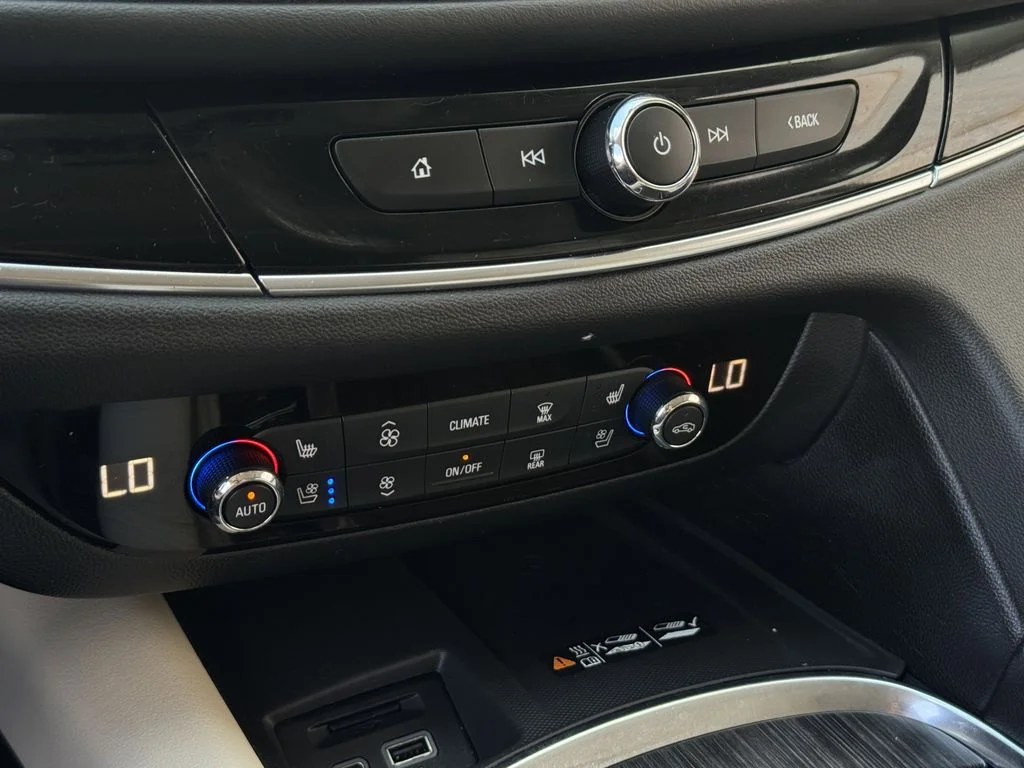 Used 2023 White Buick Avenir image 21