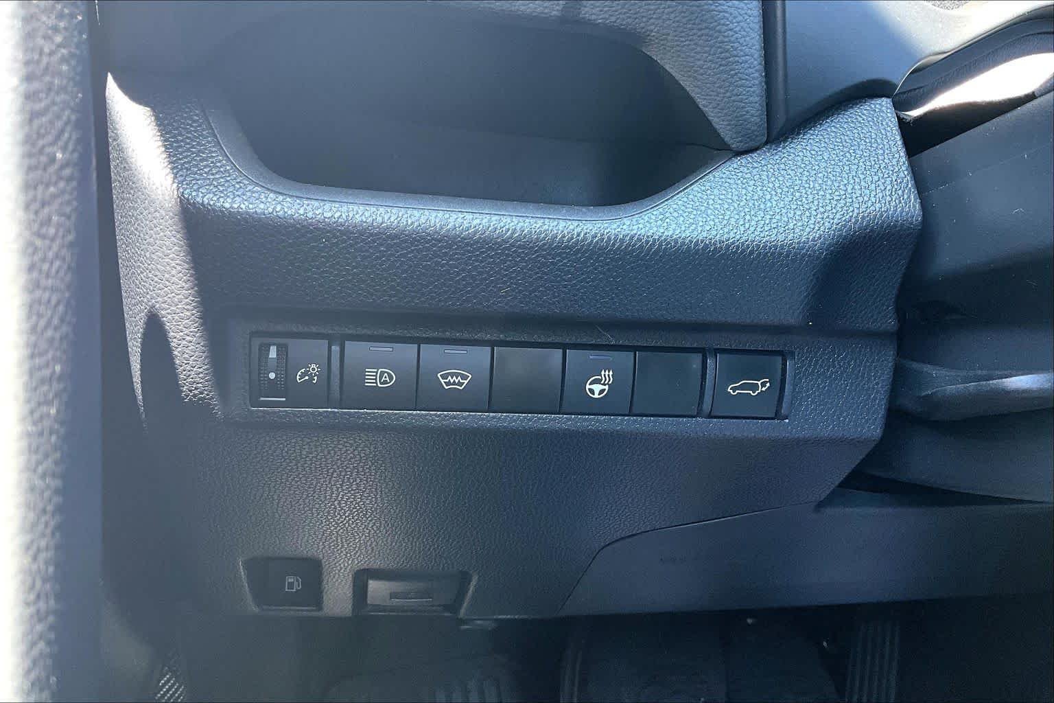 Used 2024 Ice Cap Toyota Hybrid XLE image 35