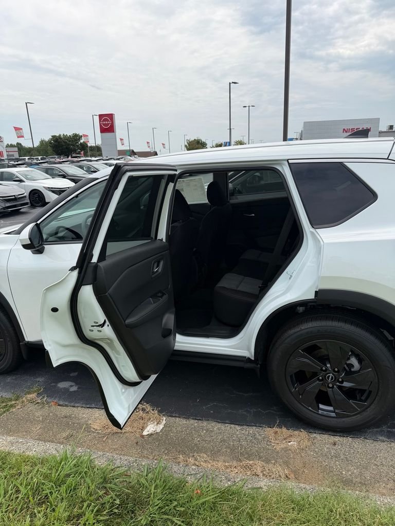 New 2026 Everest White Pearl TriCoat Nissan SV image 12