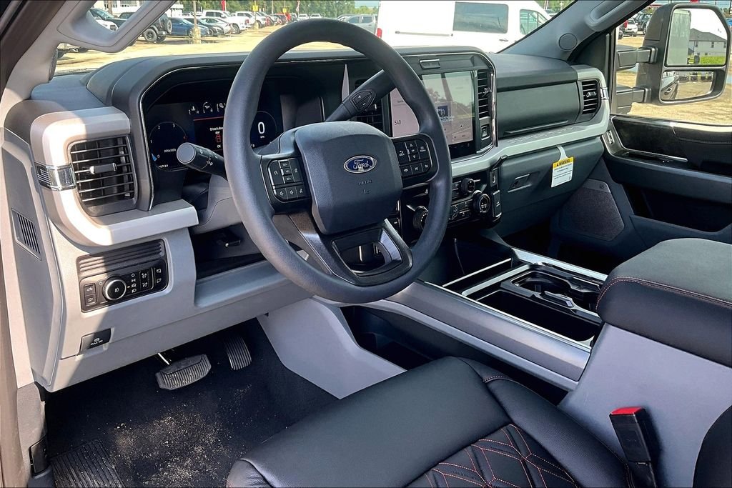 New 2025 Black Ford XLT image 5