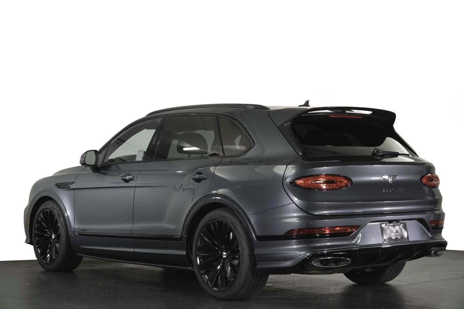 Used 2022  Bentley  image 3