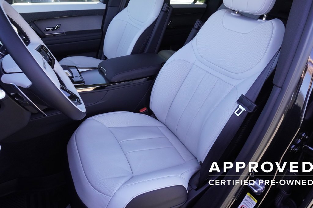 Certified Used 2025 Black Land Rover Dynamic SE image 20