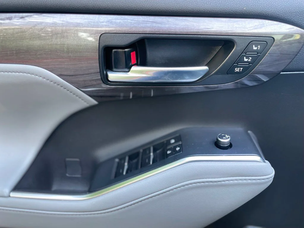 Used 2022 Magnetic Gray Metallic Toyota Platinum image 9