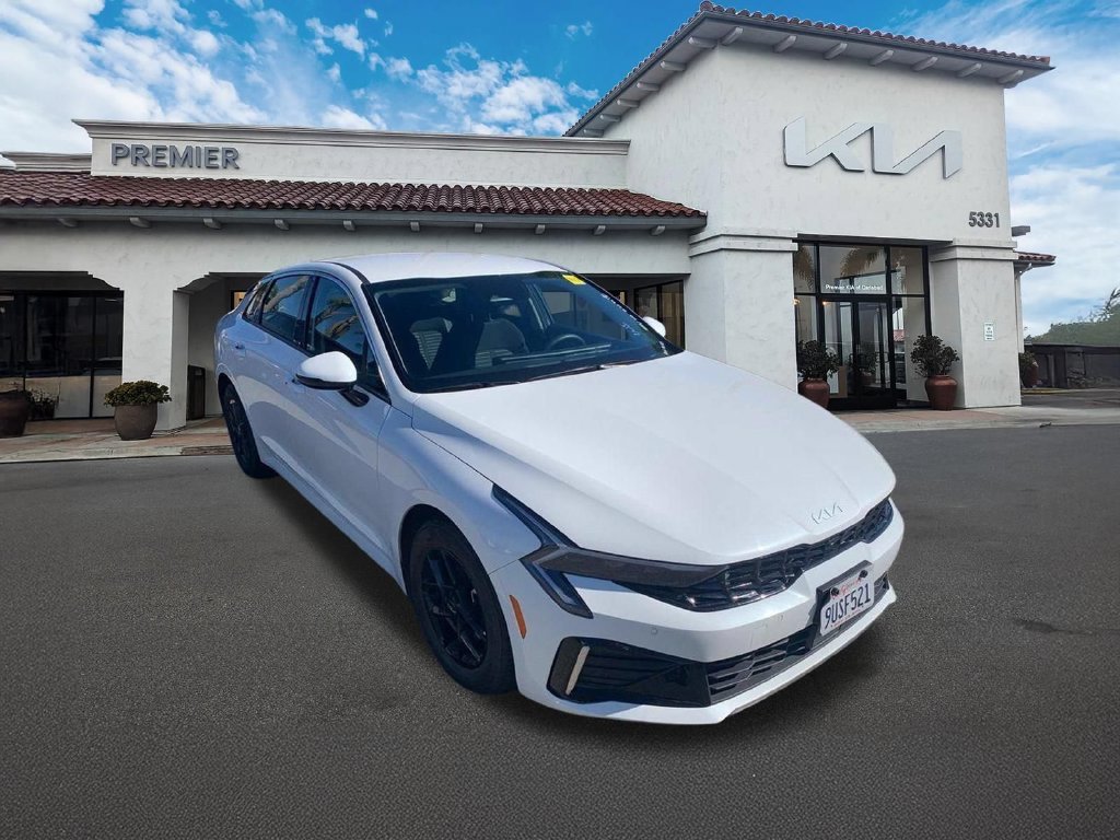 Certified Used 2026 Snow White Pearl Kia LXS image 4