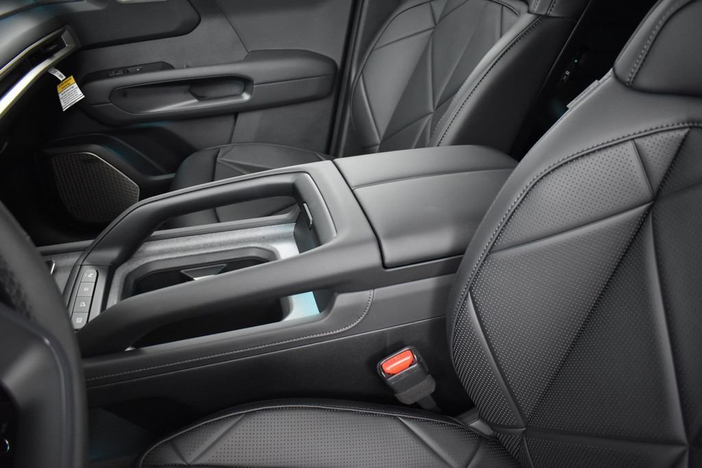 New 2027 Glacial White Pearl Kia SX image 11