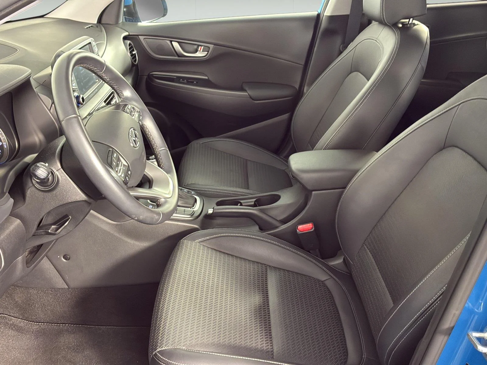 Used 2020 Surf Blue Hyundai Ultimate image 17