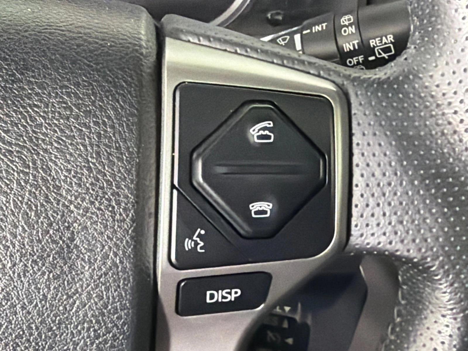 Used 2019 Super White Toyota SR5 Premium image 27