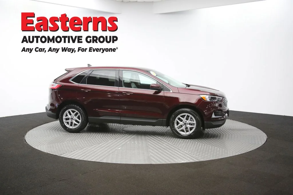 Used 2024 Red Ford SEL image 45