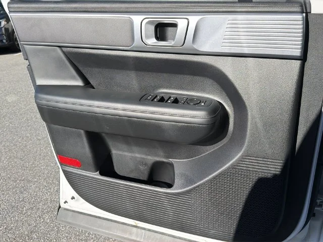 Used 2026 White Hyundai SEL image 30