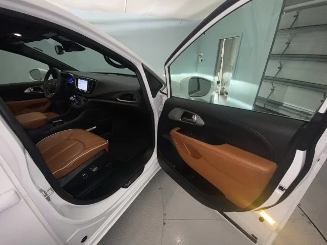 Used 2024 White Chrysler Pinnacle image 26
