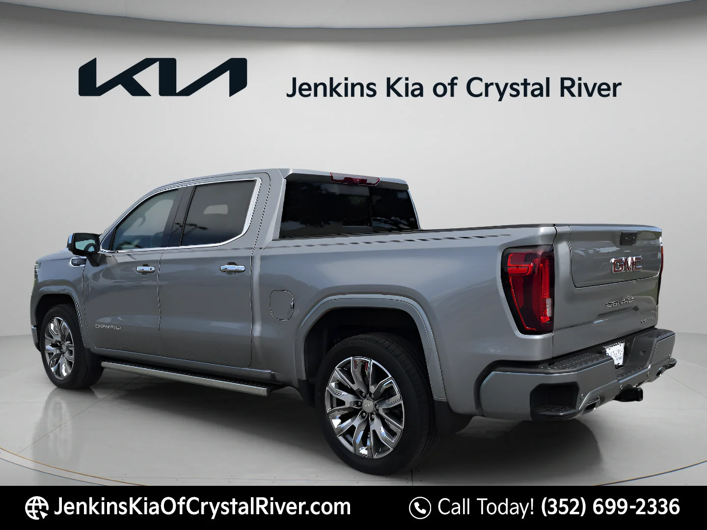 Used 2024 Sterling Metallic GMC Denali image 8