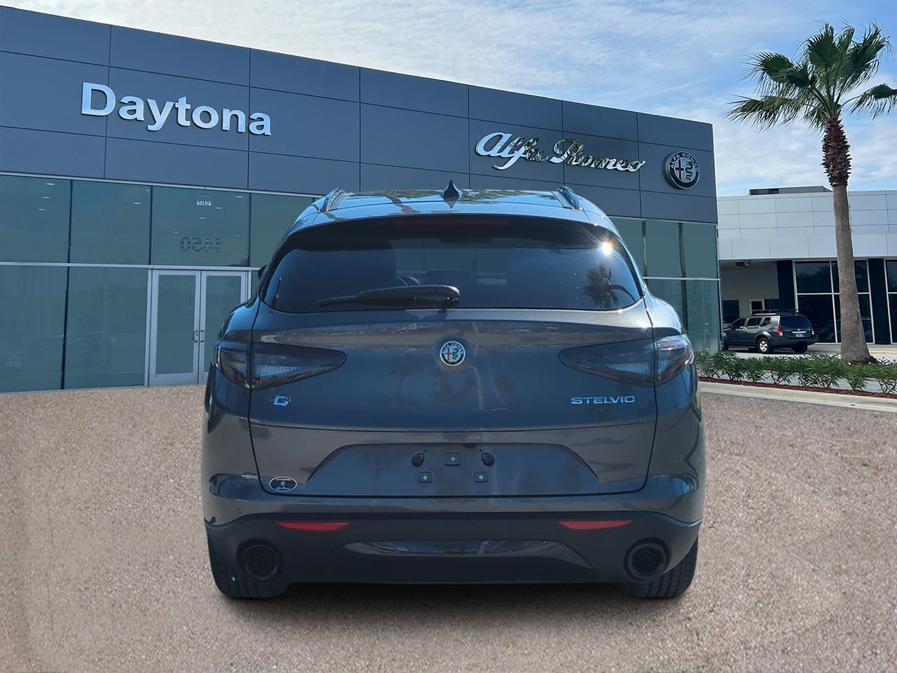 2025 Alfa Romeo Stelvio Sprint photo 2