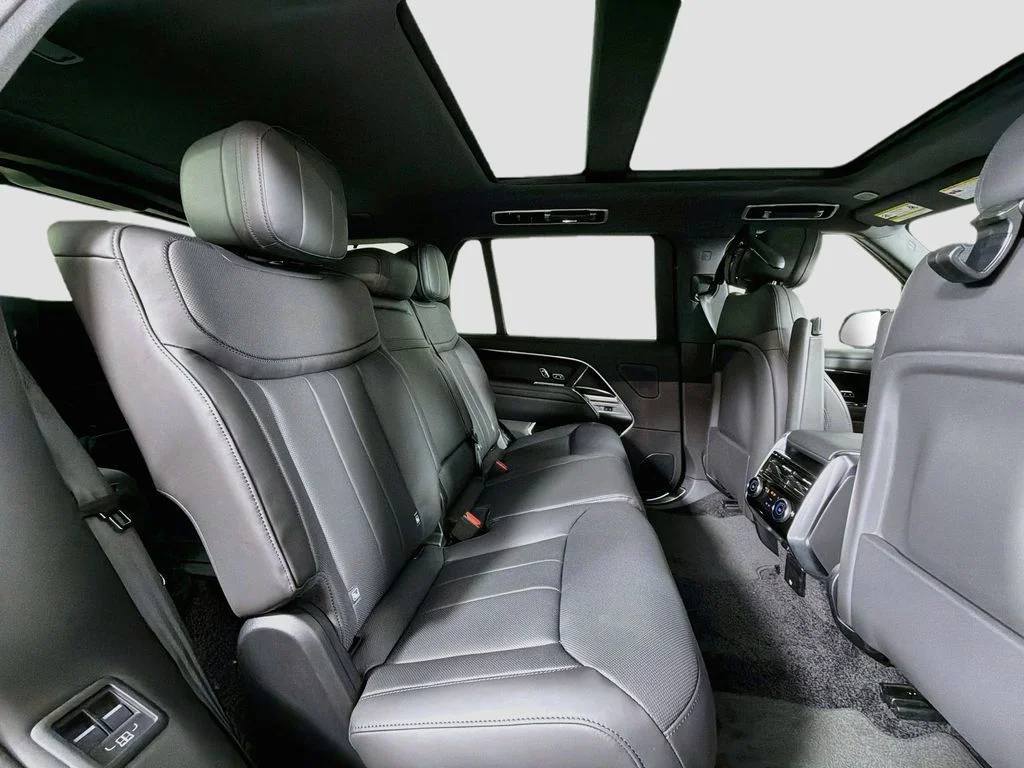 New 2026 Santorini Black Land Rover SE 7 Seats image 29