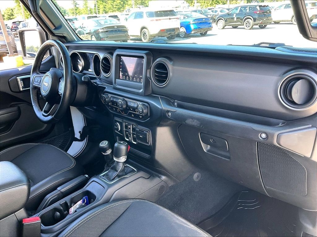 Used 2023 Bright White Clearcoat Jeep  image 13