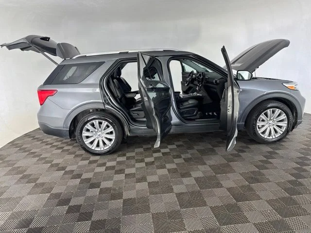Used 2023 Gray Ford Limited image 15