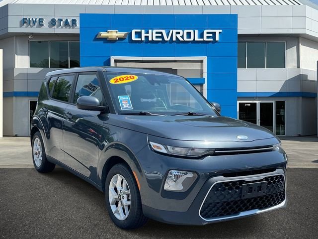 Used 2020 Gray Kia S image 1