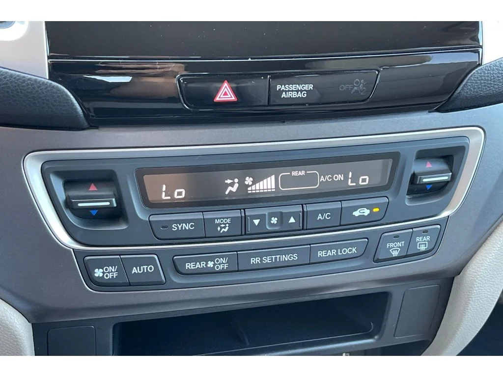Certified Used 2018 White Diamond Pearl Honda EX image 28