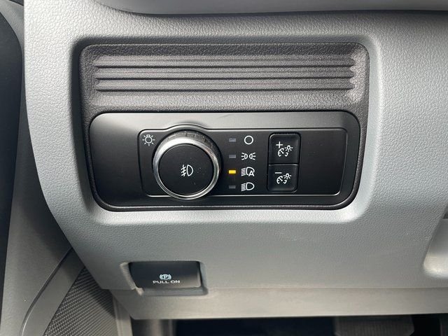 2025 Ford F-350 Super Duty Chassis Cab XL - Photo 23