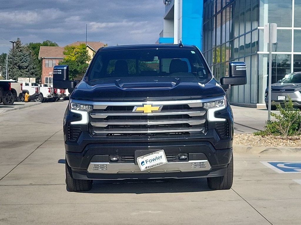 Used 2025 Black Chevrolet High Country image 3