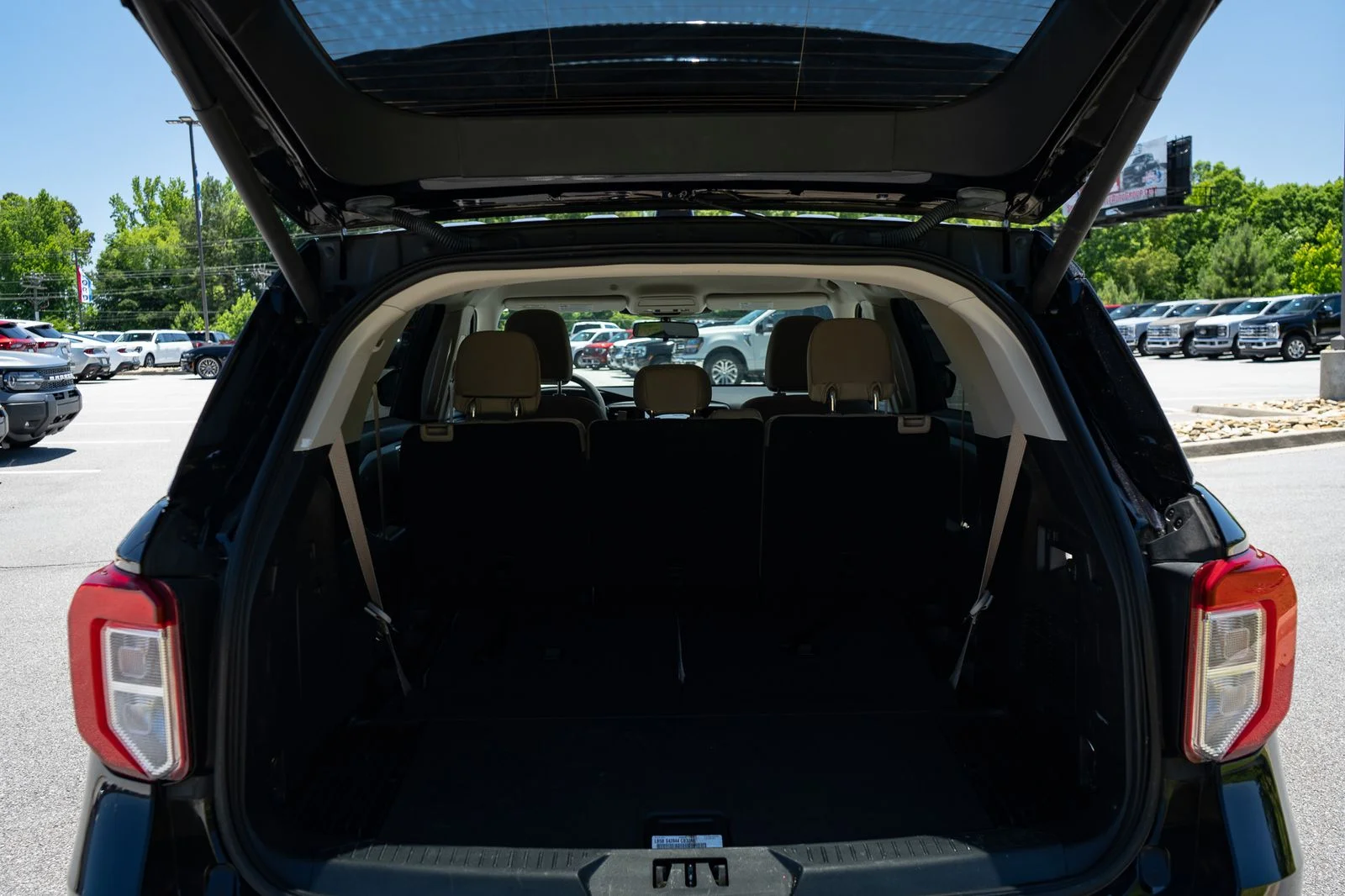 Used 2021 Black Metallic Ford Base image 9