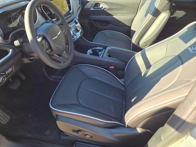 2026 Chrysler Pacifica Limited - Photo 23