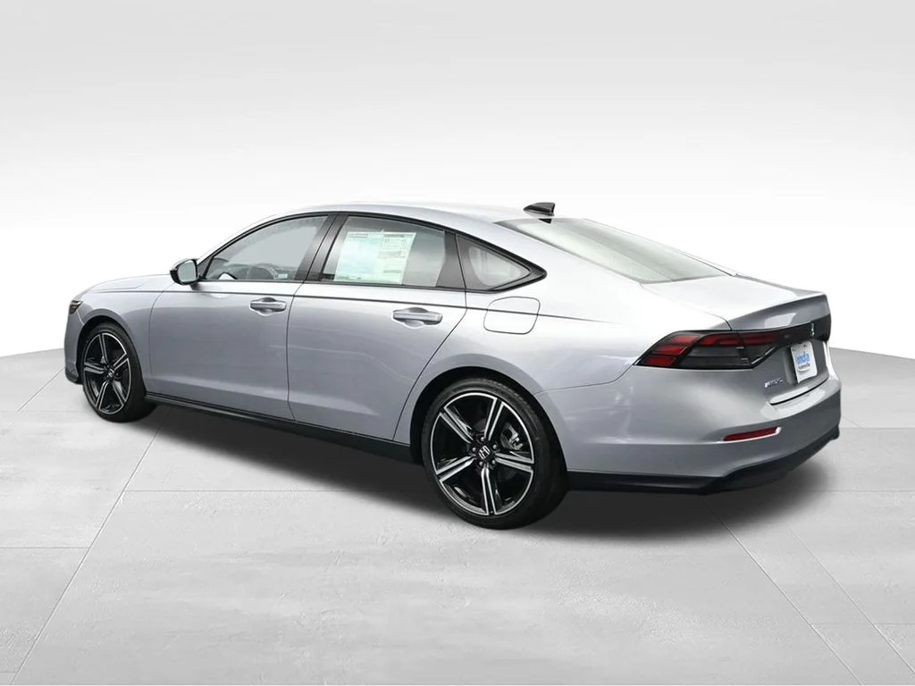 New 2026 Solar Silver Metallic Honda SE image 5