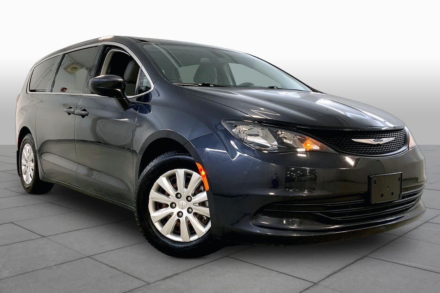 Used 2019 Chrysler Pacifica L with VIN 2C4RC1AG7KR666331 for sale in Kansas City