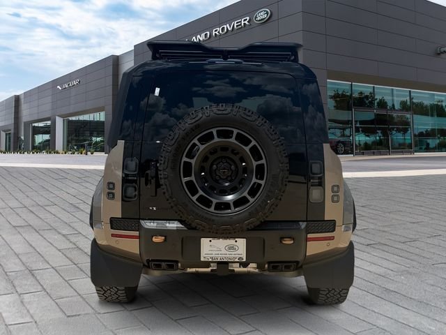 New 2026 Petra Copper Land Rover OCTA image 4
