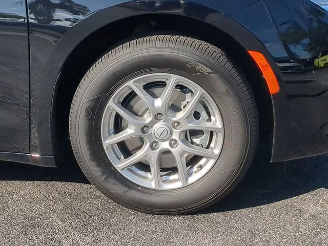 2026 Chrysler Voyager LX - Photo 11