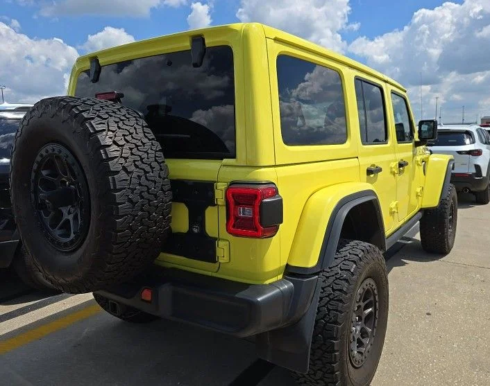 Used 2023 Yellow Jeep Rubicon image 4