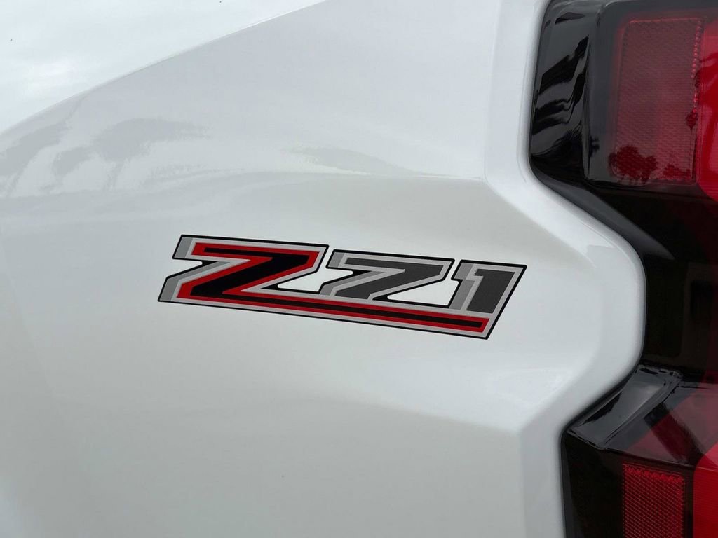 2026 Chevrolet Colorado Z71 - Photo 9